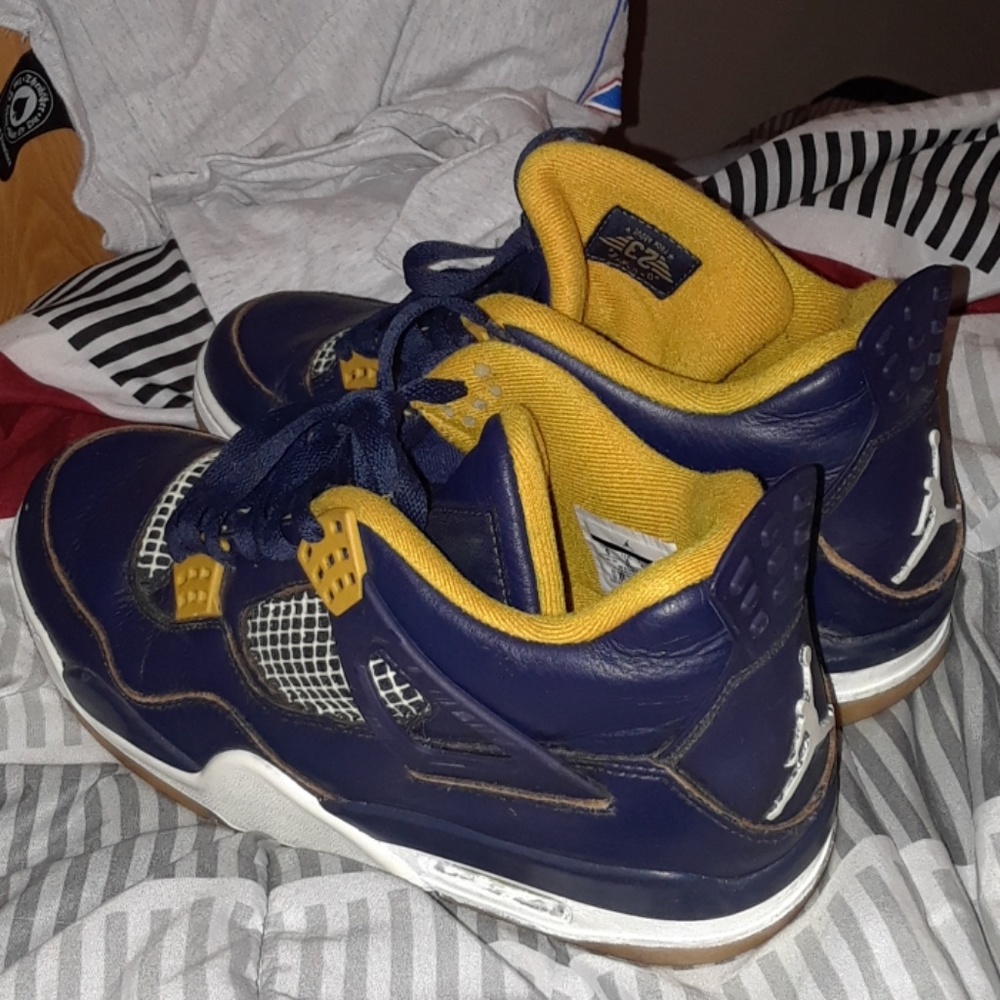 Jordan 4s